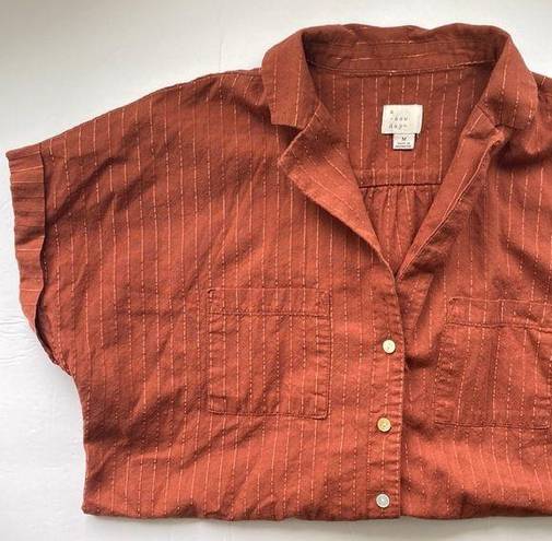 A New Day  shimmer thread button front camp blouse, size medium