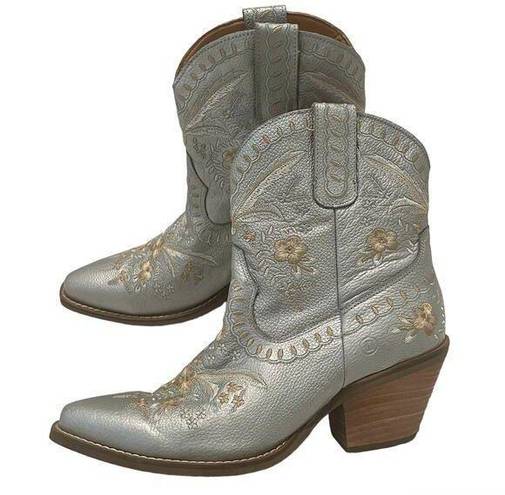 Dingo  Primrose floral embroidery silver western snip toe boots SHELF 8035