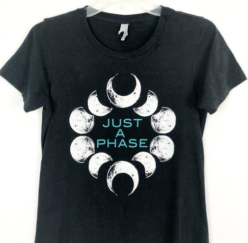 The Moon Women’s Phases Black Short Sleeve T-Shirt Size M Boho Casual