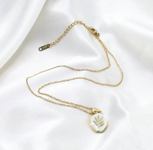 Gold Plant Irregular Shaped Pendant Necklace