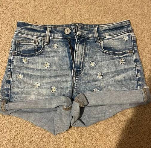 Daisy Embroidered Light Wash Jean Shorts