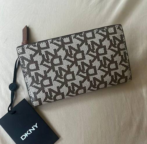 DKNY wallet