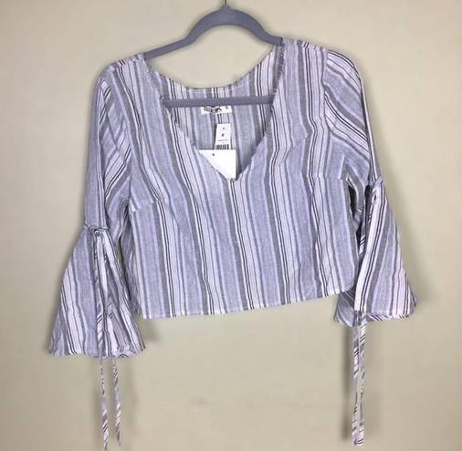 SEEK the Label LF   Women Cropped chambray  bell sleeved V neck shirt Sz. Small