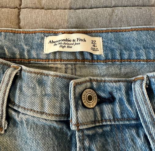 Abercrombie High Rise 90s Relaxed Jean Size 27