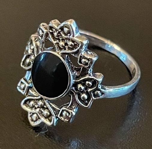 Onyx Vintage black  silver plated woman ring size 6.5