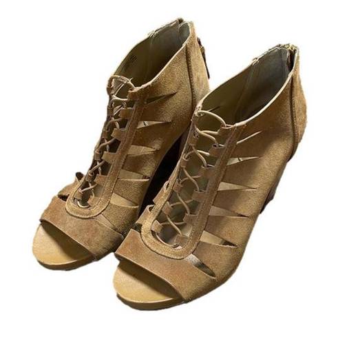 Michael Kors  Elsie Cutout Lace Up Bootie Size 8M