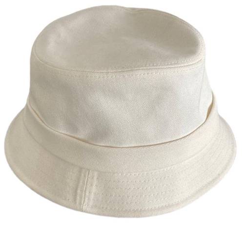 Burberry NWOT  Trench Belted Bucket Hat