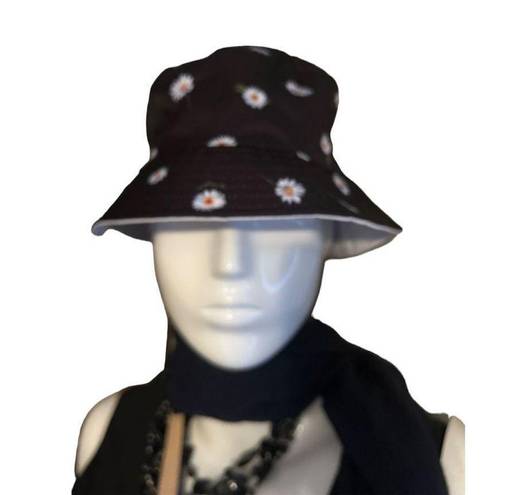 Alice + Olivia  X Stacey Bendet Reversible Bucket Hat CL8 Daisy Print One Size nw