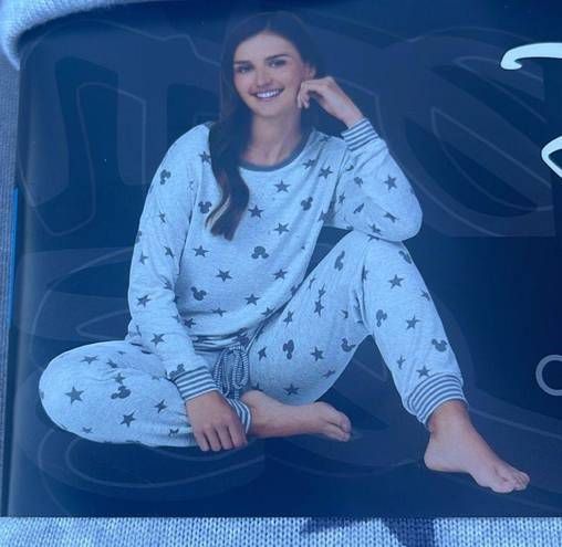 Disney  Mickey 2-piece gray pajama set size large NEW
