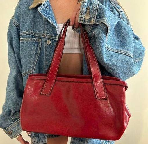 Fossil  Sedona Shoulder Bag in Red Leather Vintage
Stitching Y2K Barrel Zipper