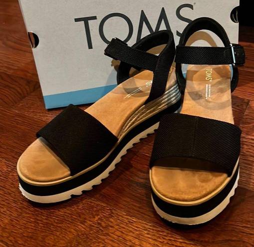 Toms Tom’s Diana Black Canvas Sandals 6.5  