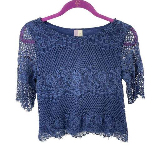 Alya  lace crochet cropped crop top shirt oversized fit medium