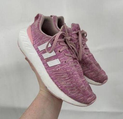 Adidas  Swift Run 22 Women 5 Pink Athletic Running Workout Gym Sneaker Shoe