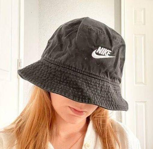 Nike  Black Bucket Hat