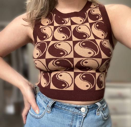 Full Tilt Yin Yang Check Sleeveless Sweater Knit Top