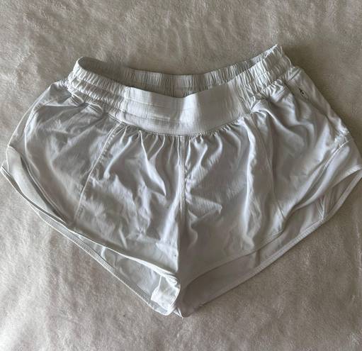 Lululemon Hotty Hot LR Short 2.5” Lined