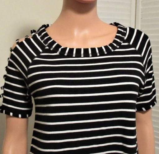 August Silk NWT  Black White Striped Cold Shoulder Shift Dress Short Sleeve Small