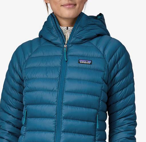 Patagonia Women's Down Sweater Hoody in Navy