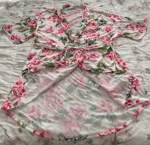 Show Me Your Mumu Brie Robe in Garden Of Blooms Pink And White Floral, one size