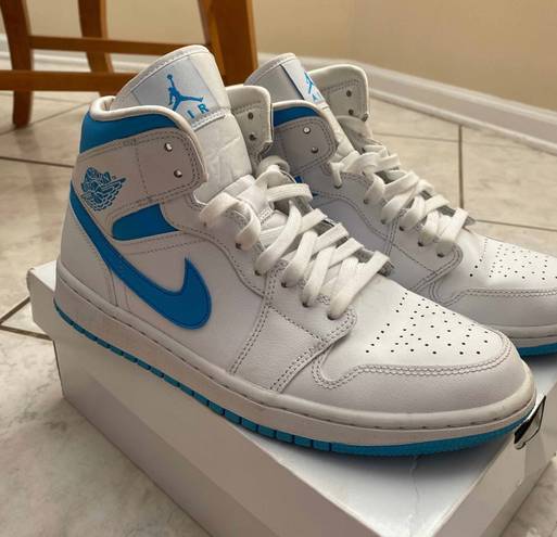 Nike Air Jordan 1 Mid UNC