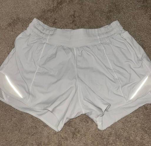 Lululemon Hotty Hot Short 2.5”