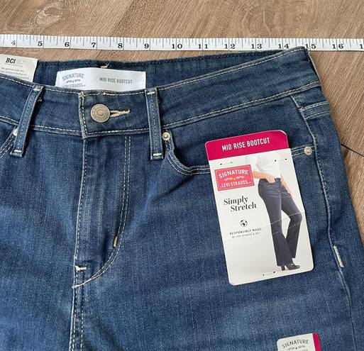 Levi Strauss & CO. Signature by Levi Strauss NEW Mid-rise Bootcut jean Simply Stretch Women’s sz 6M