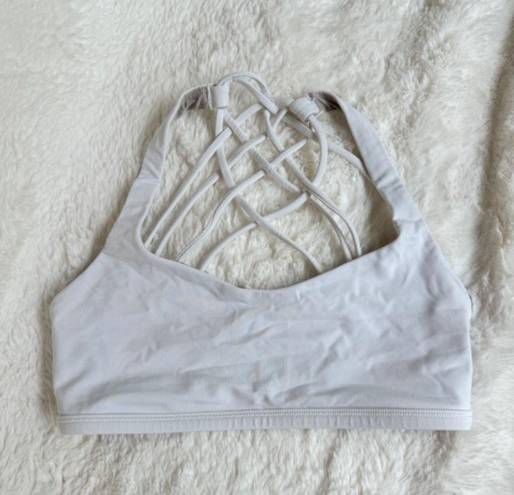 Lululemon Free To Be Bra (Size 4)