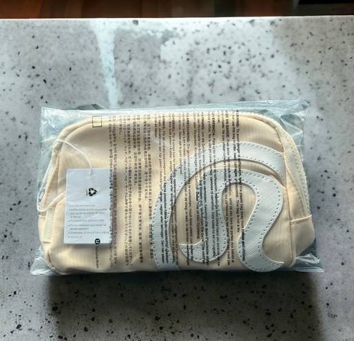 Lululemon Everywhere Belt Bag NWT