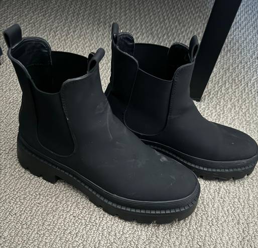 Amazon Chelsea Boots