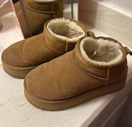 UGG mini platform s