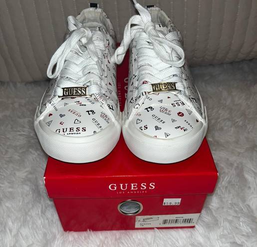 GUESS NWT  white sneakers with patchwork logo Limited Edition Dead Stock