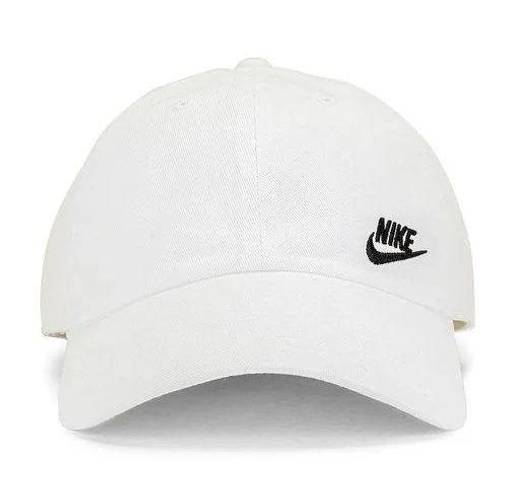 Nike Women’s Heritage 86 Hat In White