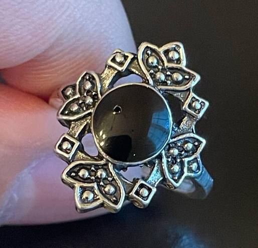 Onyx Vintage  stone silver plated ring size 7