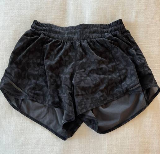 Lululemon Hotty Hot Low-Rise Short 4”