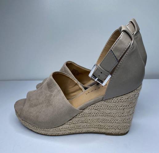 Big Buddha Espadrille Wedges Size 9 NWOT