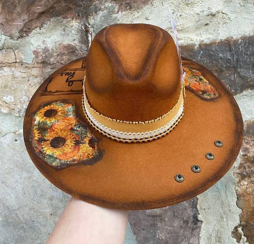 Idyllwind Nwt “Howdy Fall”  Spice OS Hand Burned Felt Hat