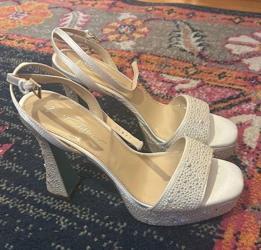 Betsey Johnson  Something Blue Beth Embellished Platform Sandals Bridal White 10