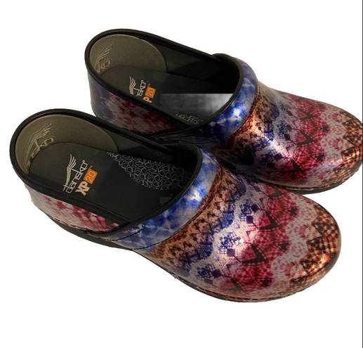 Dansko XP 2.0 Nursing Comfort Clogs Multi Color Euro 39