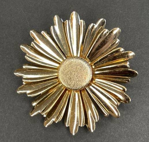 Daisy SARAH COVENTRY | Gold Tone  Brooch