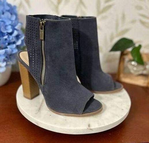 Shoedazzle  booties NWT