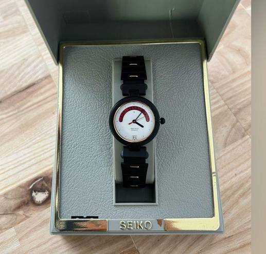 Seiko  Rivoli Rare Ladies Watch Black Gold Bracelet White Dial New w/Original Box