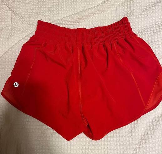 Lululemon Hotty Hot Short High-Rise 2.5”