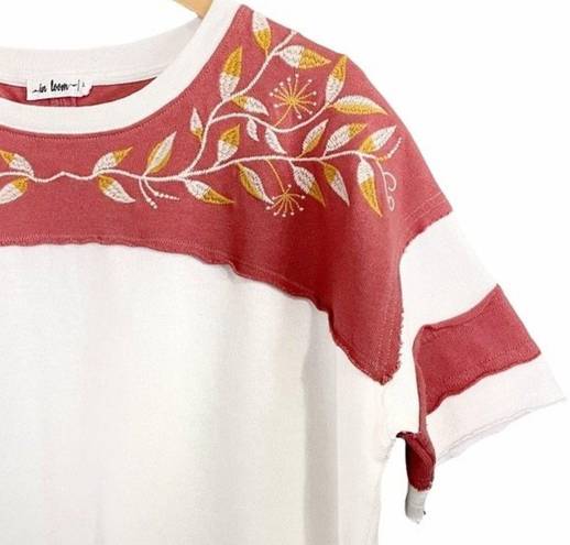 In Loom  100% Cotton Tee Rust & White Golden Embroidered Vine Women’s Size Large