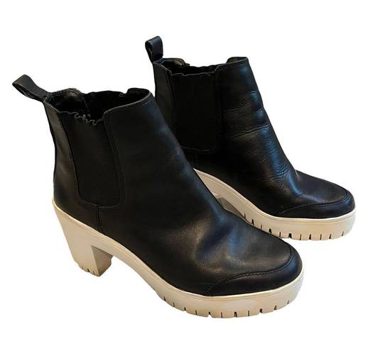 DKNY  Chunky Lug Sole Chelsea Platform Ankle Boot