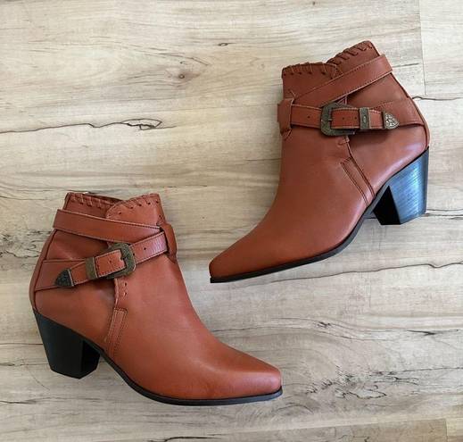 Dingo  brown leather western heeled boots