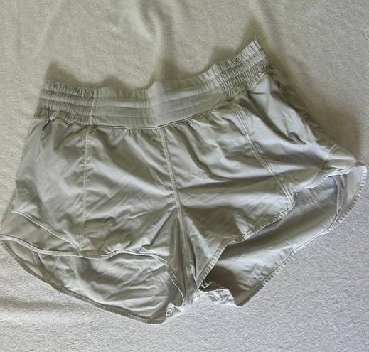 Lululemon Hotty Hot Short 2.5”