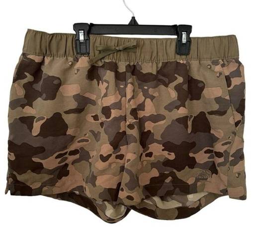 The North Face NWT  Class V Short Burnt Olive Green Ponderosa Camo - L