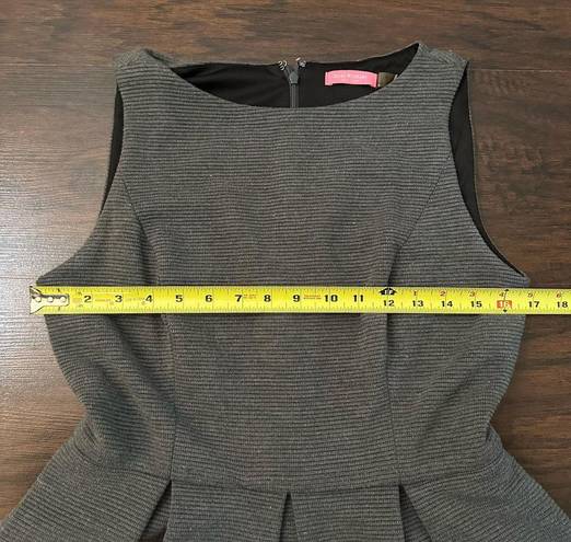 Isaac Mizrahi  gray ribbed a-line dress size 8