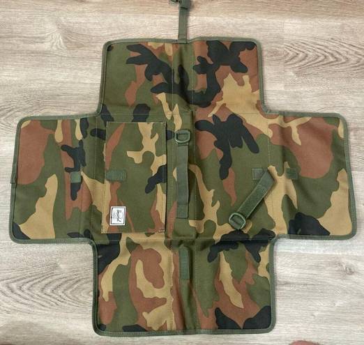 Krass&co Herschel Supply . Strand Camo Diaper Bag w/ Changing Pad Unisex Large