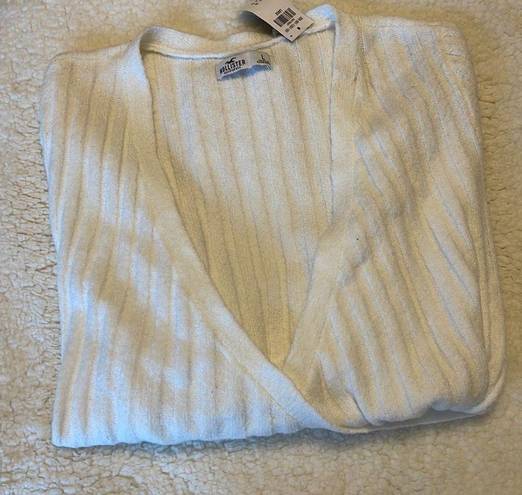 Hollister  Wrap Knit Sweater. Size Large. Cream New